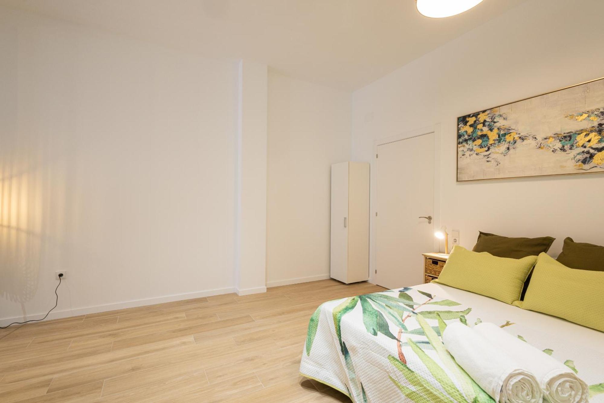 Florit Flats - The Giorgeta Apartment Валенсия Екстериор снимка