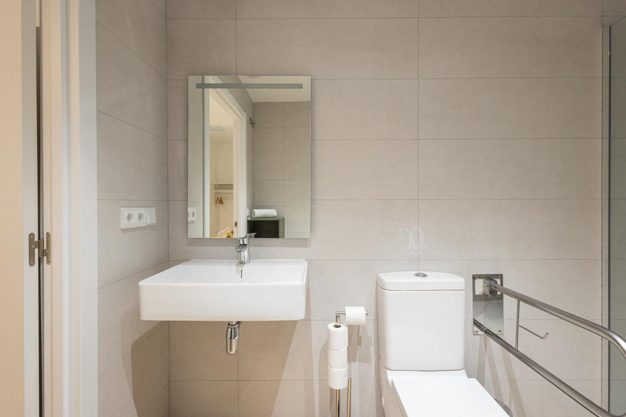 Florit Flats - The Giorgeta Apartment Валенсия Екстериор снимка