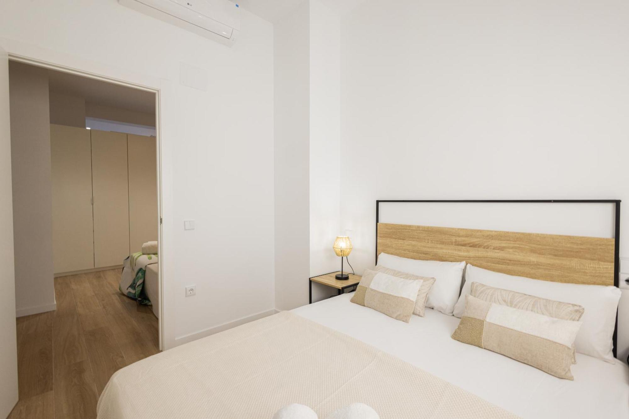 Florit Flats - The Giorgeta Apartment Валенсия Екстериор снимка